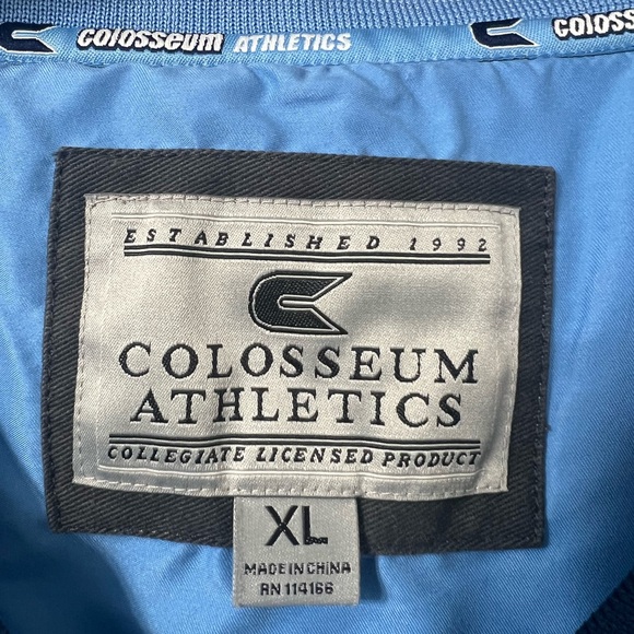 Colosseum Men's North Carolina Tar Heels Pullover Windbreaker - Picture 7 of 12